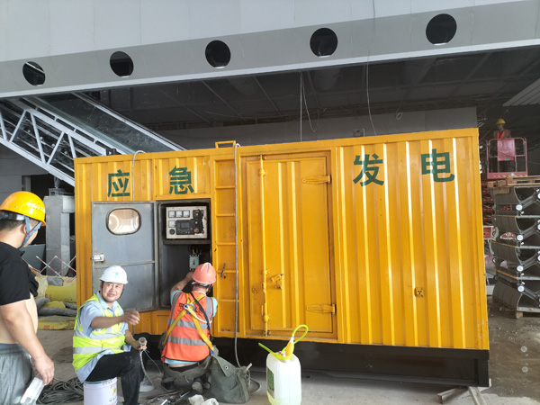 岚皋怎样判断空气滤清器是否需要更换？